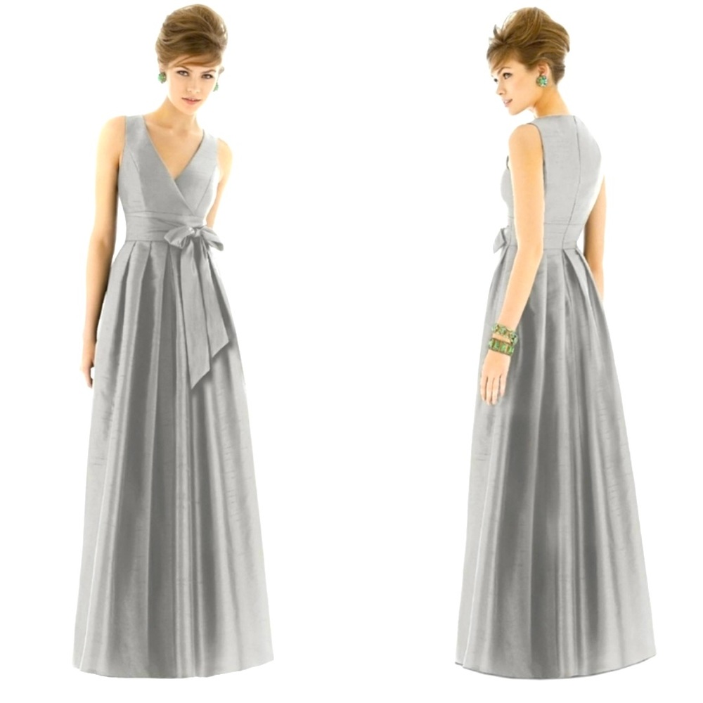 Alfred Sung Full Length Sleeveless V-Neck Dress